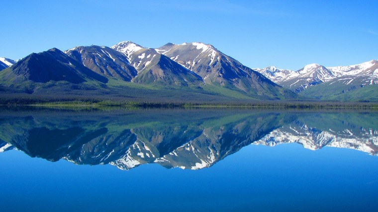 Озеро Байкал горы