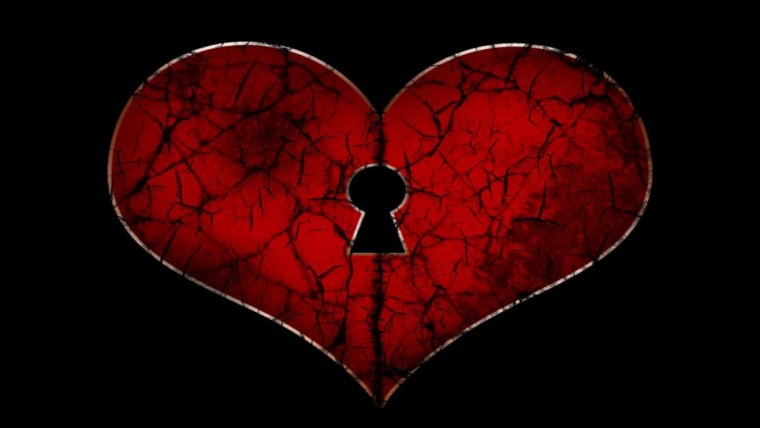 Обои я люблю тебя на черном фоне с разбитым сердечком