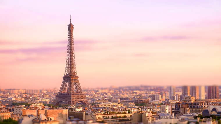 Эйфелева башня в Париже