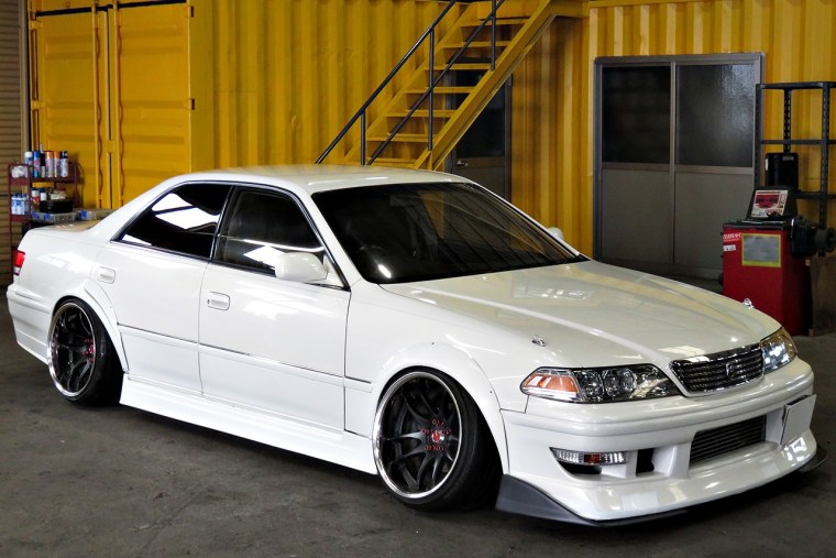 Toyota Chaser 4к