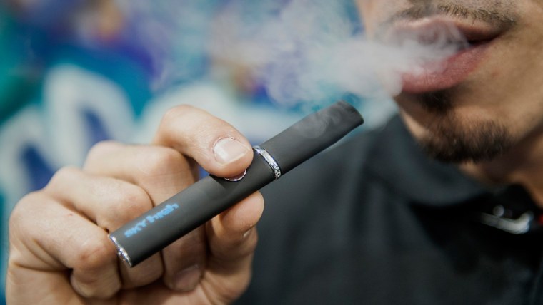 Сигарета электронная с паром