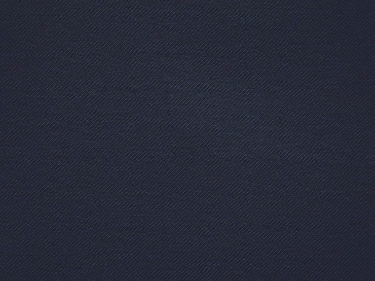 Эвия Белвинил