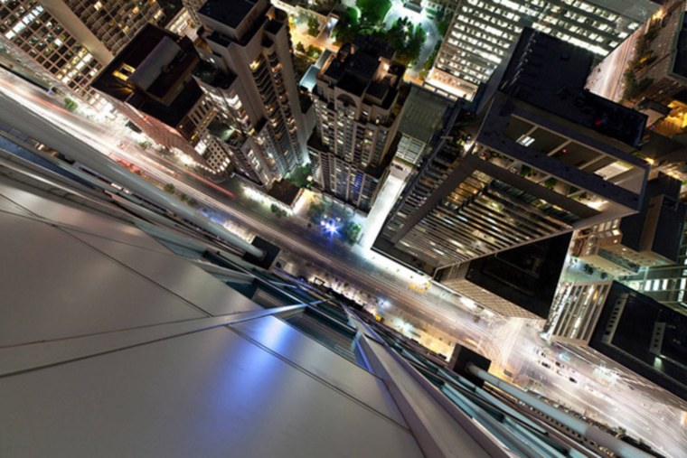 Вид с крыши вниз