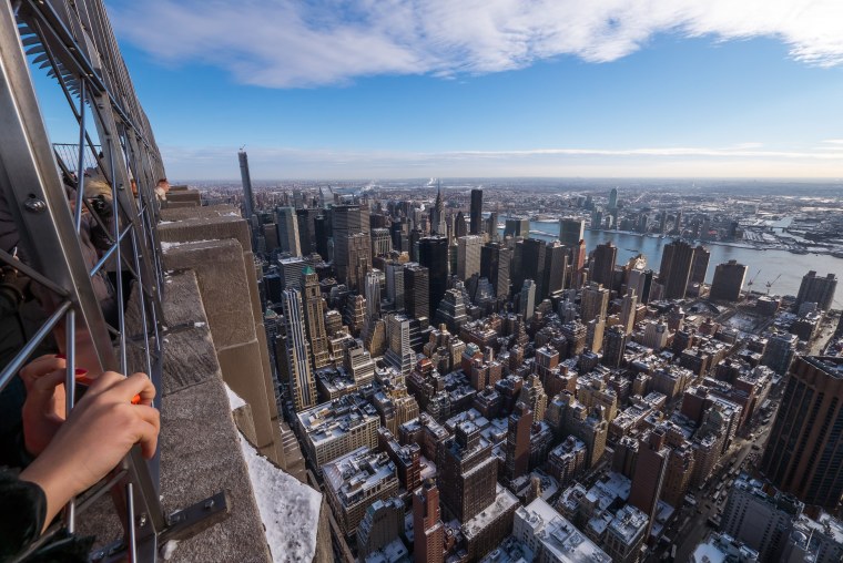 Нью-Йорк с крыши небоскреба