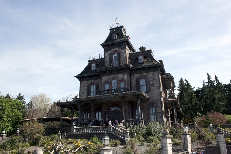 Особняк с привидениями Диснейленд Париж