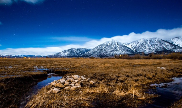 Горы в тундре зимой