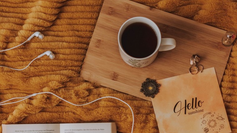 Девушка в бежевых тонах Эстетика