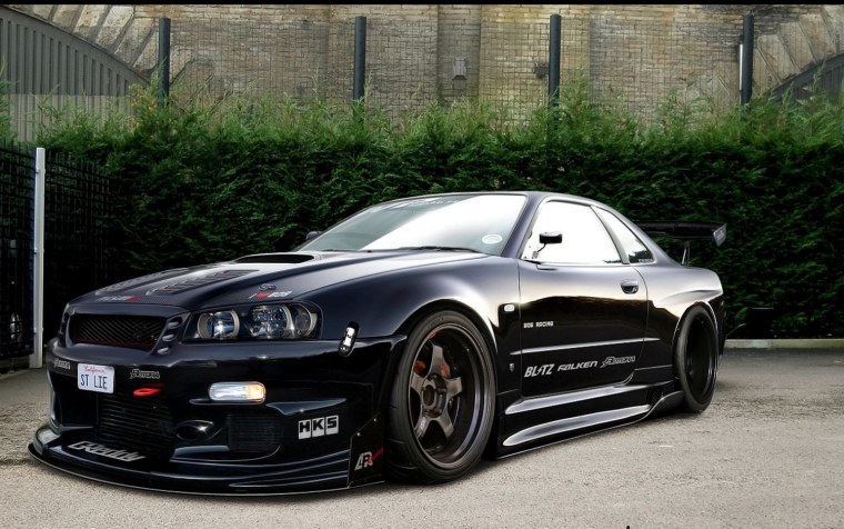 Машина Skyline r34