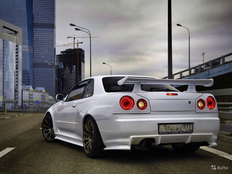 Nissan Skyline GTR r34 белый