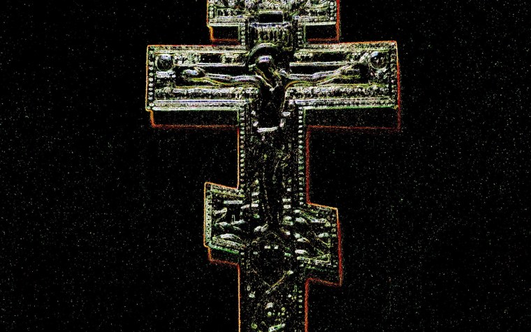 Крест на фоне заката