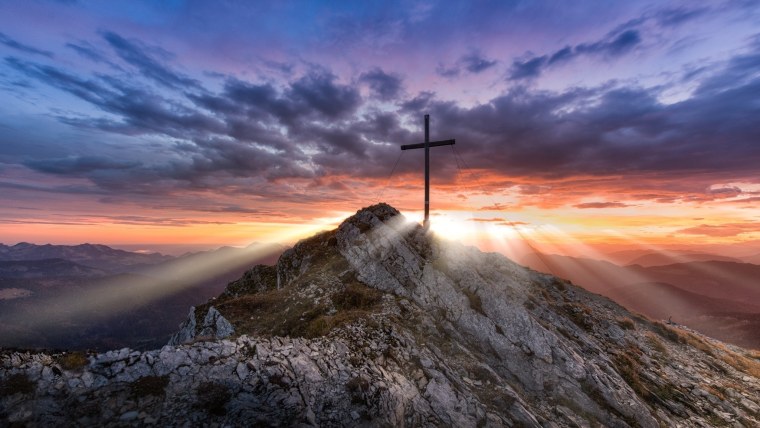 Крест на закате