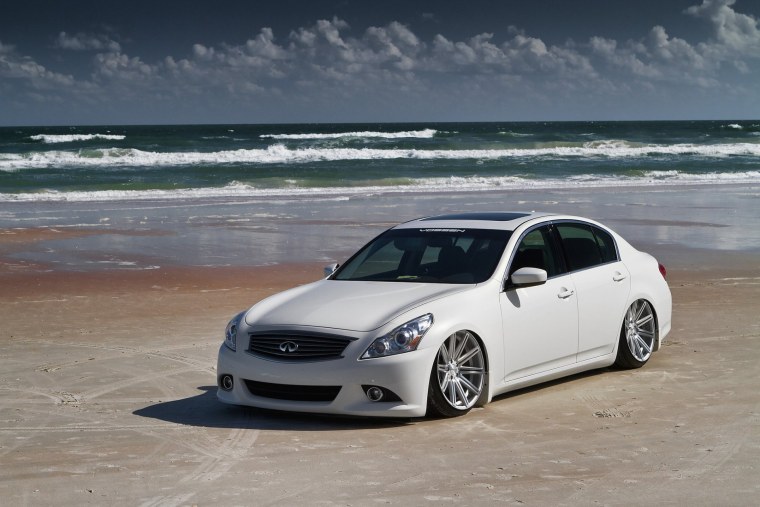 Infiniti g35 White