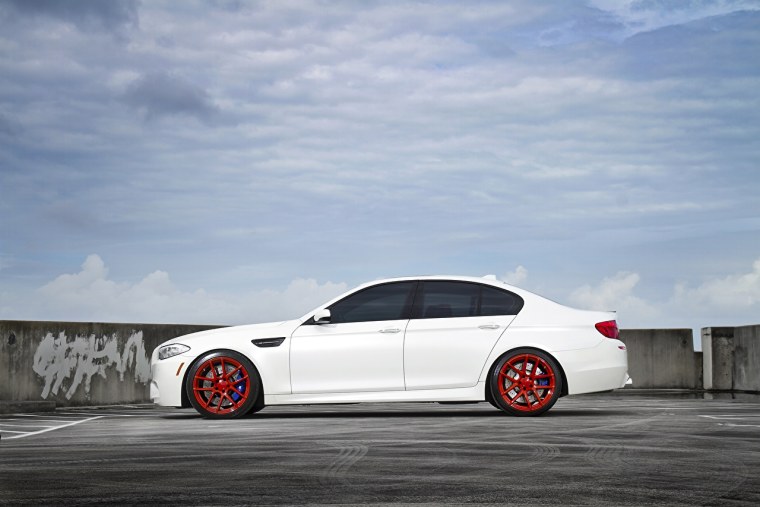 White BMW m5 f10 Wheel