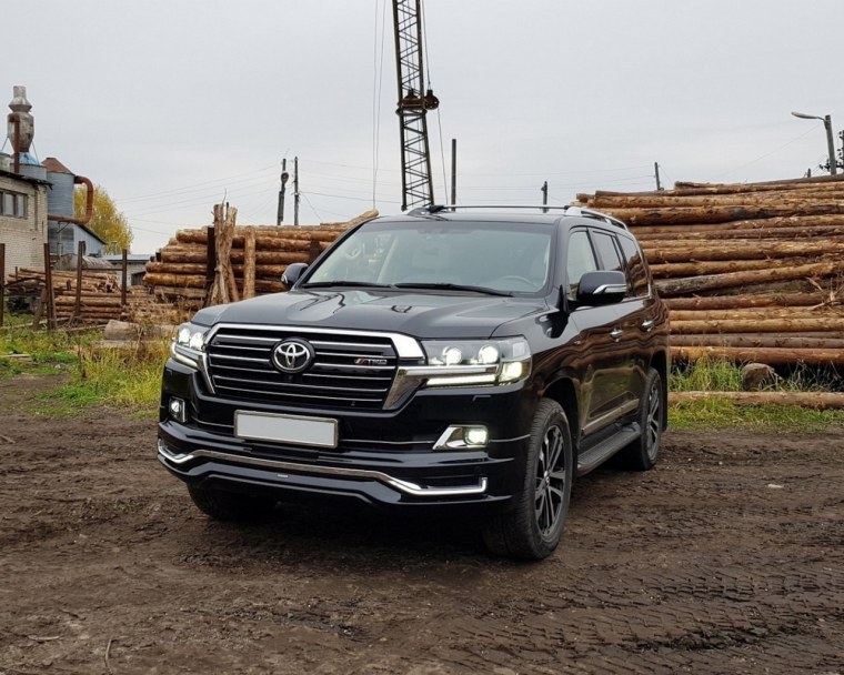 Toyota Land Cruiser 2016 черный