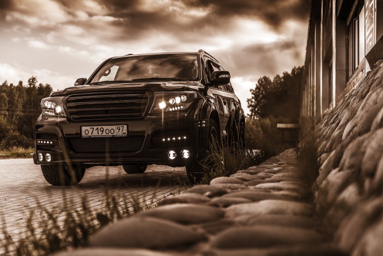 Тойота ленд Крузер 200 1920 на 1080