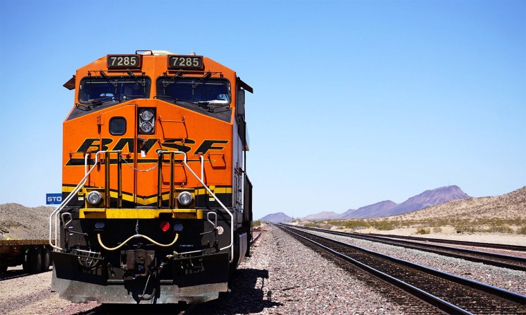 Локомотив BNSF вагоны