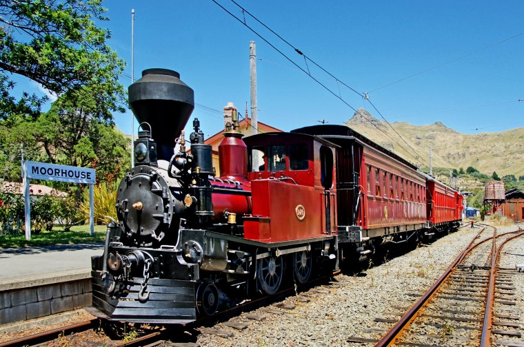 Локомотив ЖД транспорт