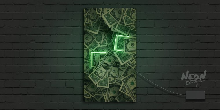 Доллар на черном фоне