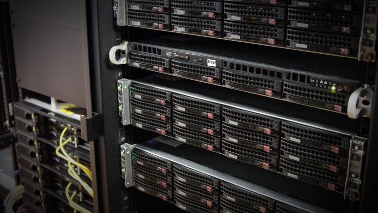 Серверы и серверное оборудование