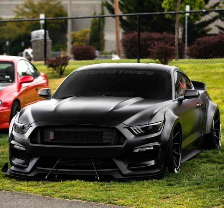 Мощный Форд Мустанг