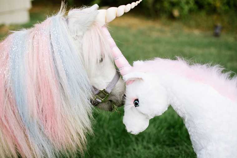 Фон для рабочего стола Единорог