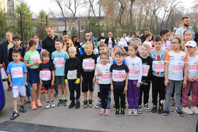 Бег с препятствиями дети