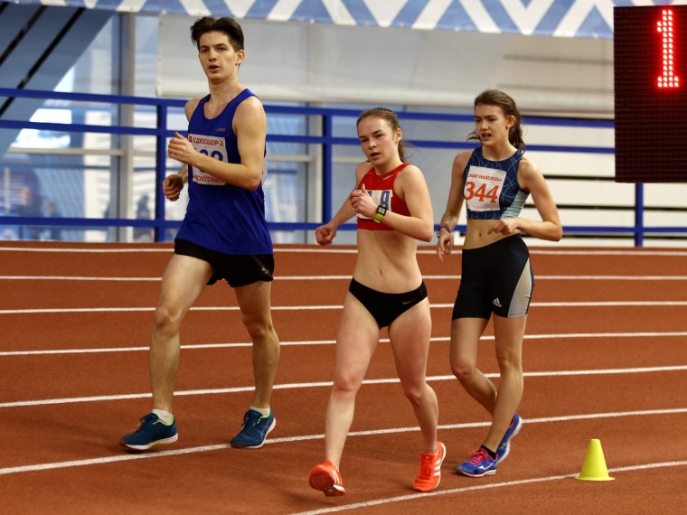 Разбег с палкой для прыжка в высоту