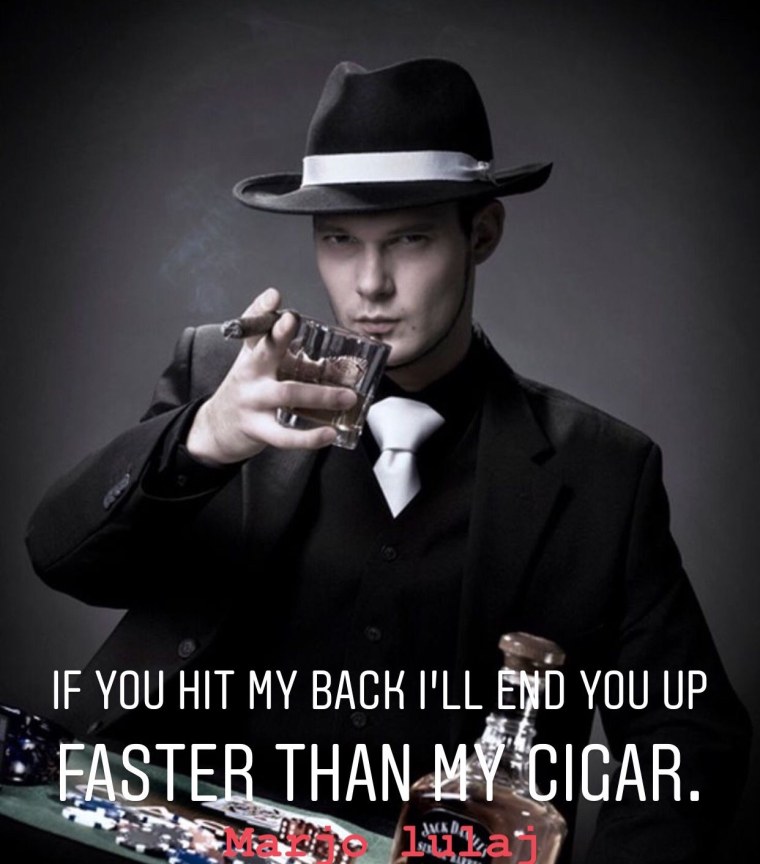 Мужчина в смокинге