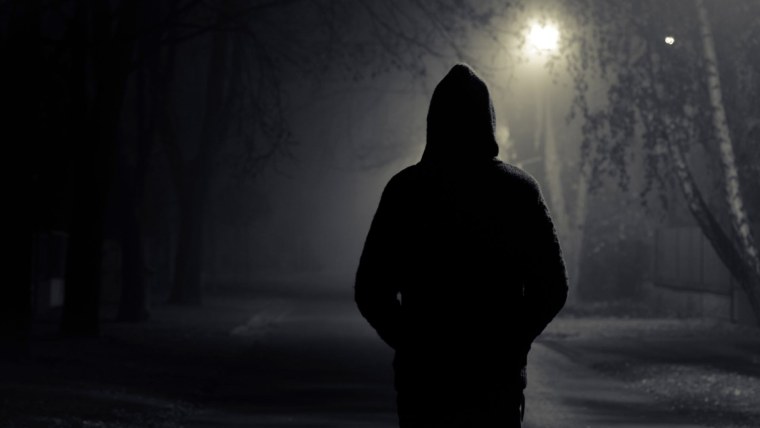 Человек в темноте