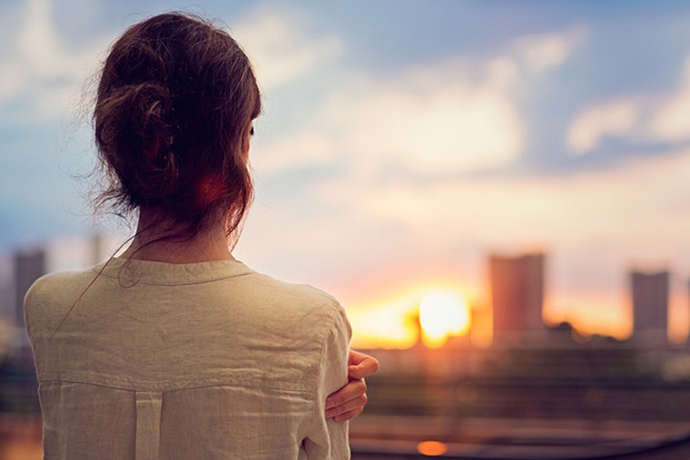 Красивая женщина со спины