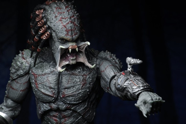 Хищник 2018 собака хищника