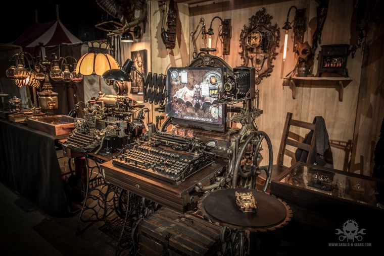 Компьютер в стиле стимпанк