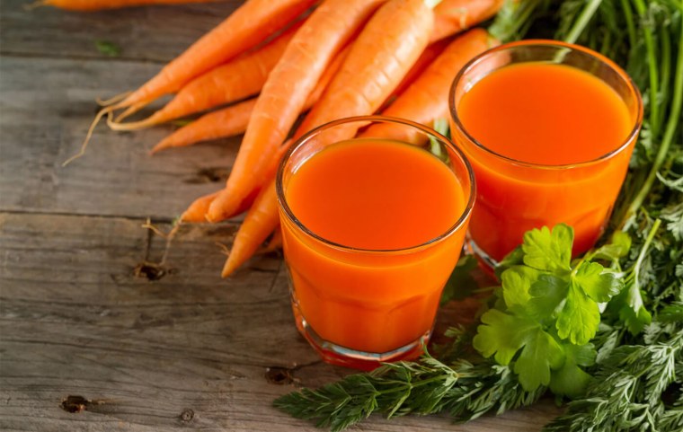 Свежевыжатый морковный сок