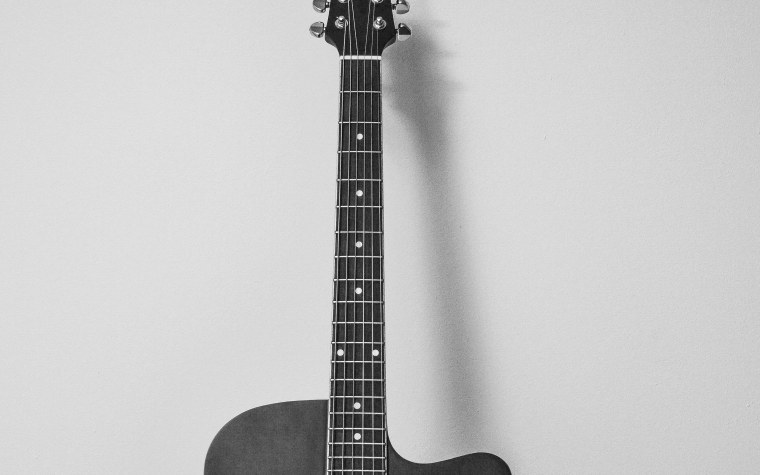 Акустическая гитара силуэт