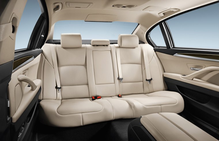 Aston Martin rapide s салон