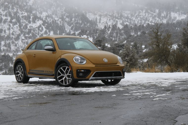 Коричневый Volkswagen Beetle обои 2016 год