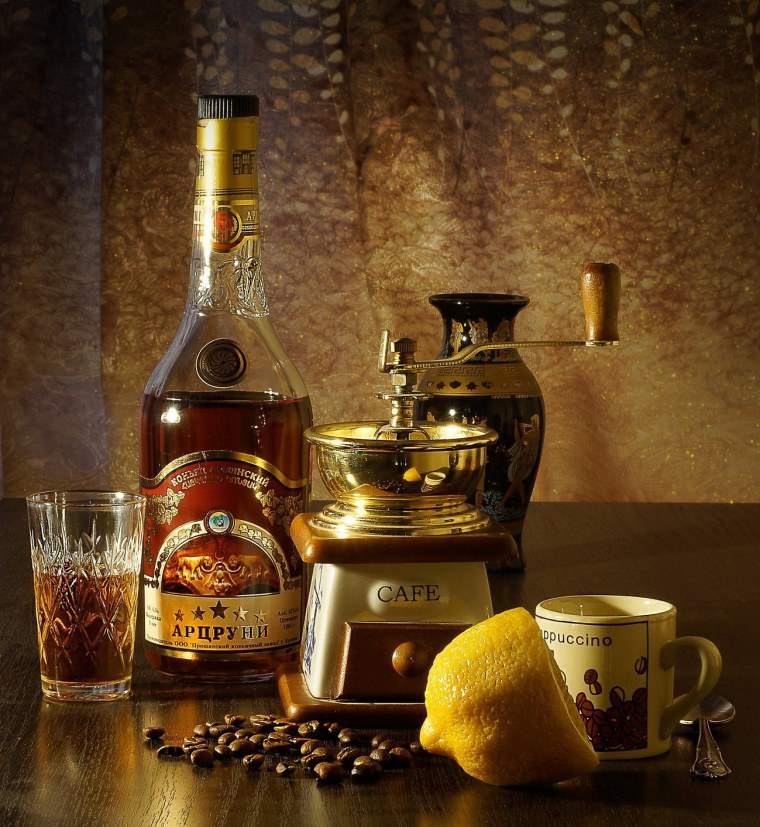 Натюрморт с коньяком