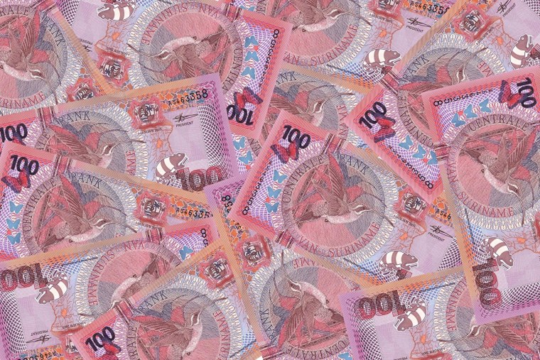 Богатство на черном фоне