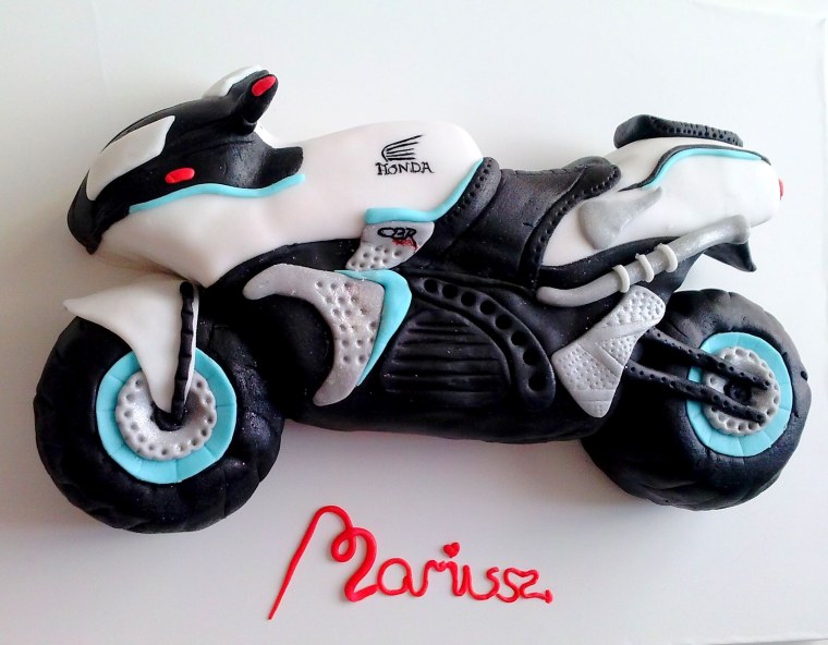 Мотоцикл из мастики