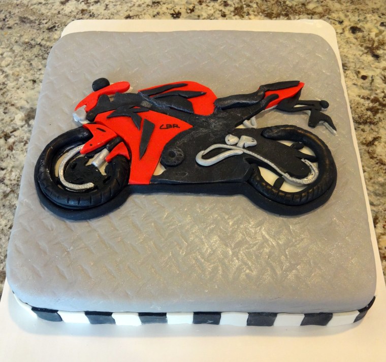 Торт мотоцикл кремовый