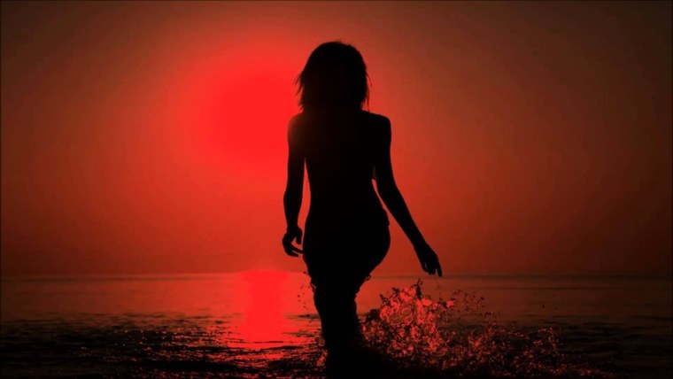 Красивый закат с силуэтом