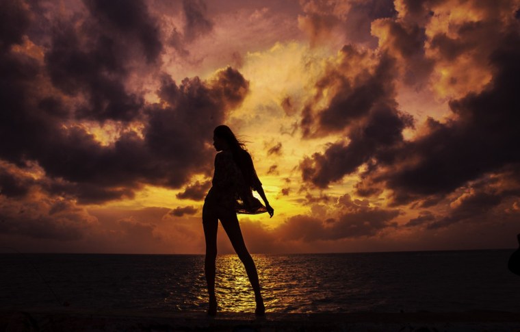 Девушка на закате