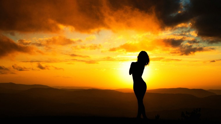 Девушка на закате