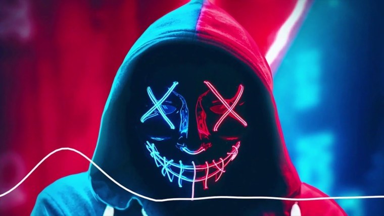 Чел в неоновой маске