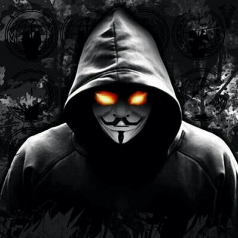 Крутой анонимус в капюшоне