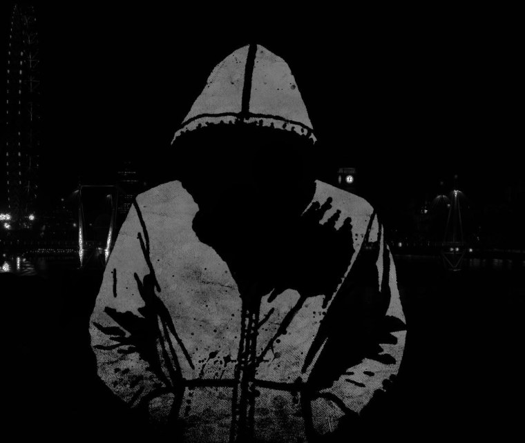 Хакер в капюшоне