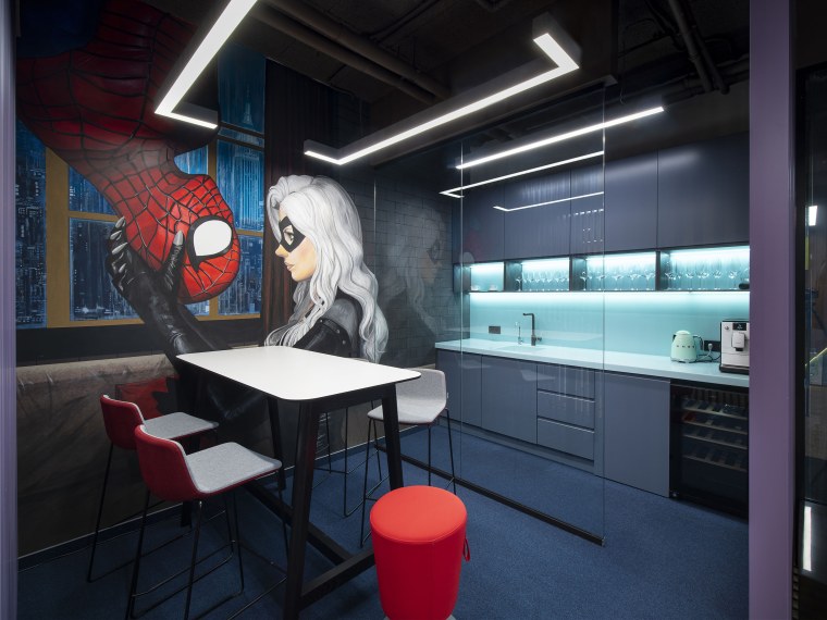 Аниме девушка с ноутбуком