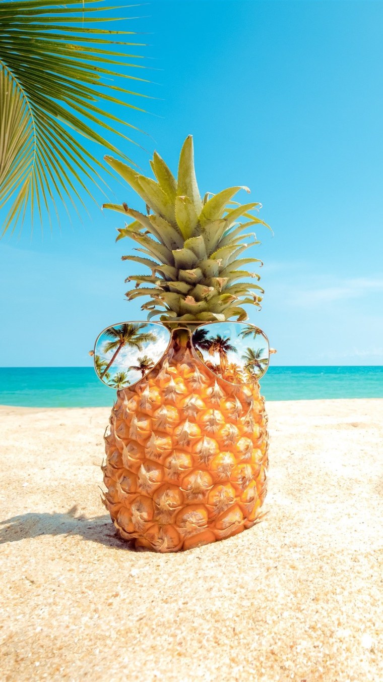 Ананас на пляже