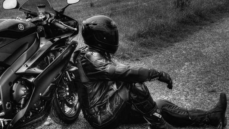 Грустный мотоциклист