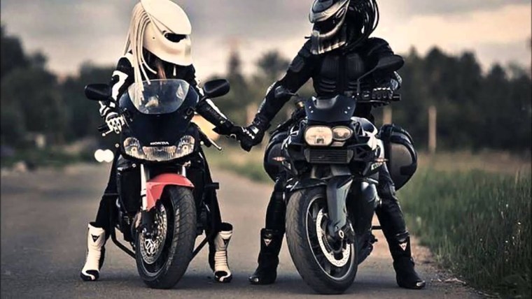 Необычные костюмы мотоциклистов